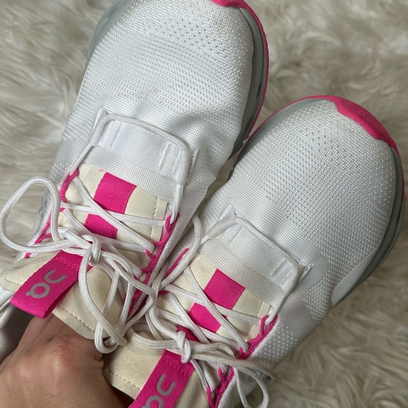 On cloud Nova Pink size 9M - Picture 4 of 8